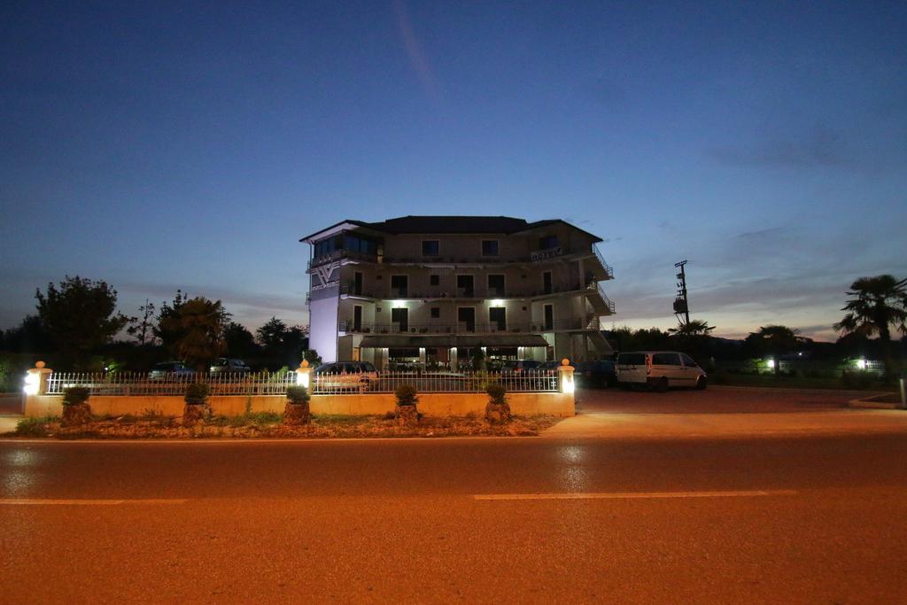 Hotel Verzaci Rinas Exteriér fotografie